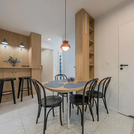Blue Harmony 4 Bedrooms Near Ergo Arena & Free Parking By Oneapartments *