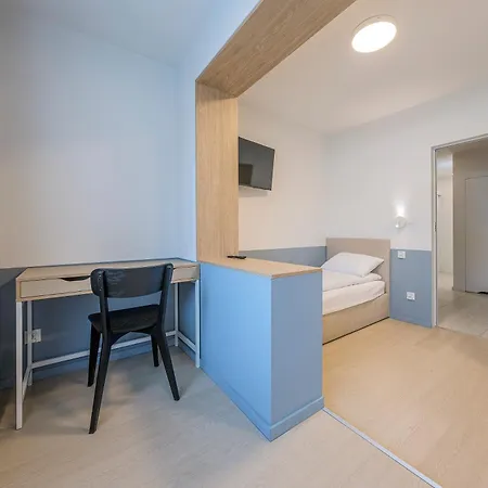 Blue Harmony 4 Bedrooms Near Ergo Arena & Free Parking By Oneapartments Gdańsk