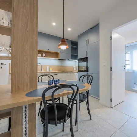 Appartement Blue Harmony 4 Bedrooms Near Ergo Arena & Free Parking By Oneapartments *
