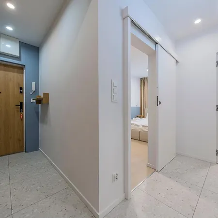 Blue Harmony 4 Bedrooms Near Ergo Arena & Free Parking By Oneapartments * Gdańsk