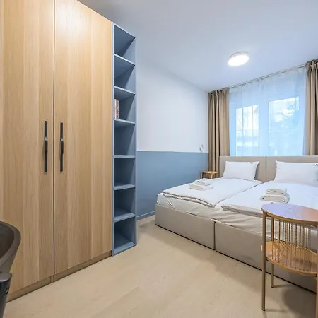 Blue Harmony 4 Bedrooms Near Ergo Arena & Free Parking By Oneapartments *