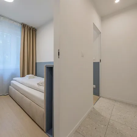 Appartement Blue Harmony 4 Bedrooms Near Ergo Arena & Free Parking By Oneapartments Gdańsk