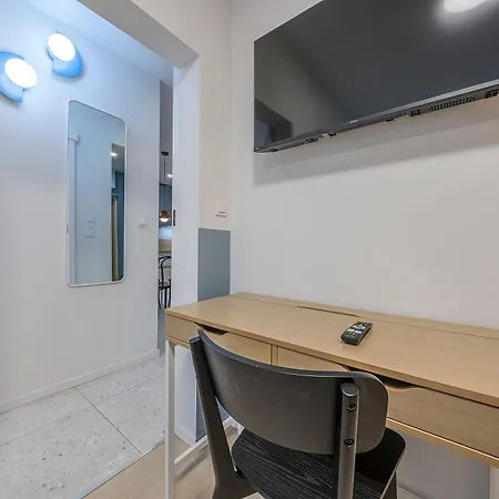 Blue Harmony 4 Bedrooms Near Ergo Arena & Free Parking By Oneapartments