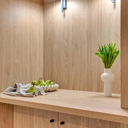 Blue Harmony 4 Bedrooms Near Ergo Arena & Free Parking By Oneapartments Appartement